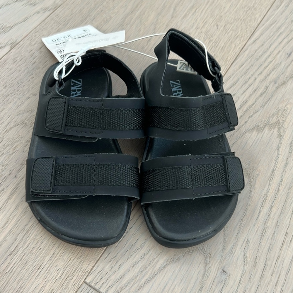 Kids black Zara slides